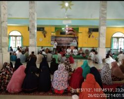 Warga Desa Rantau Panjang Antusias Ikuti Acara Isra miraj Serta Cukur Rambut Gratis