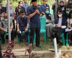 Pj Bupati Apriyadi dan Pj Sekda Musni Wijaya Hadiri Prosesi Pemakaman Dokter Makson