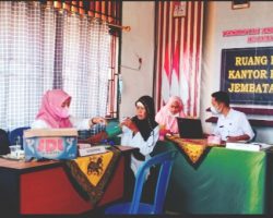 Babinsa Koramil 401-03/Sekayu Monitoring Vaksinasi Covid – 19 Di Desa Jembatan Gantung