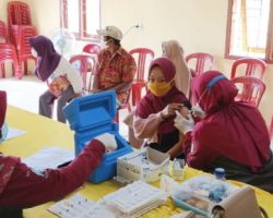 Sebanyak 76 Warga Desa Sukadamai Baru Ikuti Vaksin Booster