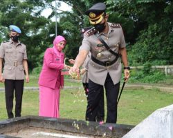 Hari Bhayangkara Ke 76 Polres Muba Tabur Bunga Di Taman Makam Pahlawan