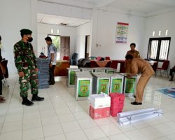 Babinsa Koramil 401-03/Sekayu Monitoring Kedatangan Logistik Pilkades