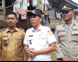 Forkopimcam Jirak Jaya Bantu Warga Desa Jembatan Gantung Terdampak Banjir Tahunan