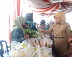 Aneka Hasil Kebun Kelompok Wanita Tani (KWT) Saat Pelantikan Kades Di Jirak Jaya Habis Terjual