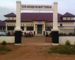 SMK N 1 Babat Toman Diduga Mark Up Uang Seragam Sekolah