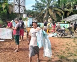 Pemdes Bukit Sejahtera Ajak Warga Gotong Royong Bersihkan Fasum