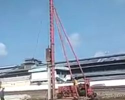 Puluhan Rumah Retak Imbas Getaran Tiang Pancang Proyek PT KAI Palembang,Warga Kemang Agung Resah