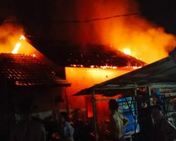 Terjadi Kebakaran Rumah Warga Kayuara Bagan,Separuh Rumah di Lalap Si Jago Merah