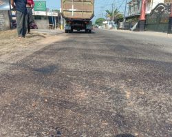 Pekerjaan Aspal Jalan Merdeka Dalam Kota Sekayu Primcoatnya Diduga Kurang Laburannya.