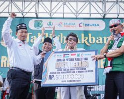 Tauke Karet dan Minyak di Muba ‘Rebutan’ Ikut Lelang Gitar Rhoma Irama untuk Palestina