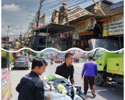 Bawaslu Kota Solok Bersama Tim Gabungan,  Lakukan Penertiban Alat Peraga Kampanye (APK) dan Alat Peraga Sosialisasi (APS) di Wilayah Kota Solok