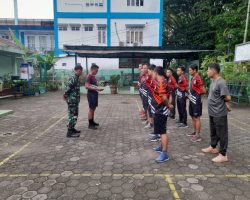 Danramil 401-03/Sekayu Dan Anggota Melaksanakan Jumat bersih.