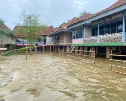 Di Guyur Hujan 5 Jam Desa Jembatan Gantung  Direndam Banjir