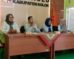 Maksimalkan Pengawasan Pemilu Tahun 2024”  Bawaslu Kabupaten Solok Sumbar  Gelar Rakor Bersama Wartawan Solok
