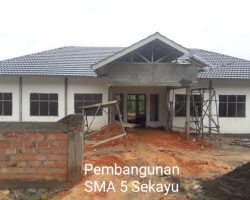 Pembangunan Gedung SMA 5 Sekayu Masih Bekerja Siang Malam Jelang Akhir Desember