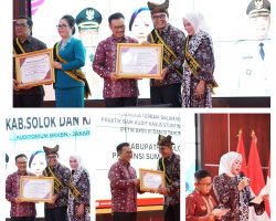 Maksimal Turunkan Stunting, Bupati Solok Epyardi Asda dan Ketua TP PKK  Hj. Emiko Epyardi Asda, Dikukuhkan sebagai Duta Orang Tua Hebat Dari Pemerintah Pusat