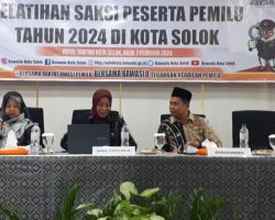 Awasi Jalanya Hari Pemungutan Suara Pemilu, Bawaslu Kota Solok Sumbar Berikan Bimtek Terhadap  Saksi Peserta Pemilu 2024