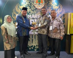    Membanggakan Wujud Kerja Keras, Kota Solok Kembali Raih Piala Adipura ke-11 Kalinya