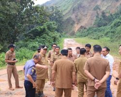 Wako Zul Elfian Umar Tinjau Jalan Laing Pasir Kota Solok