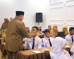 Walikota Solok H. Zul Elfian Umar, Buka Bimtek OSN Tingkat SMP di Kota Solok 2024