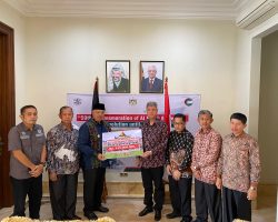 Pemko Solok Sumbar Serahkan Donasi Untuk Palestina