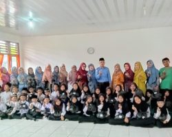 SD Negeri 3 Lahat Berbagi takjil buka puasa Di Bulan Ramadhan 1445 H