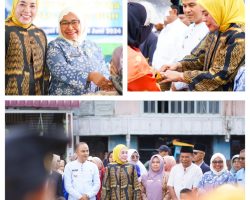 Ketua Umum FORIKAN Kabupaten Solok Bagikan Olahan Hasil Perikanan Untuk Masyarakat Alahan Panjang dan Sungai Nanam