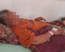 Diduga Terkena Gas Sumur Minyak Ilegal, Lansia Warga Kaliberau Dilarikan ke RSUD Bayung Lencir, APH Kemana,? 
