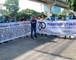 Lembaga PST Unjukrasa di Kejati Sumsel, Laporkan Kabag Umum Pemkab Ogan Ilir Diduga Korupsi