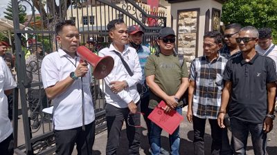 Aksi Damai di Polda Sumsel, Ketua POSE RI : Lemahnya Hukum Di Negara Ini, Apakah APH Kalah Oleh Mafia Minyak,? 