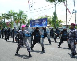 Satpam BI Sumsel Dilatih Lanal Palembang Tangani Huru-Hara   