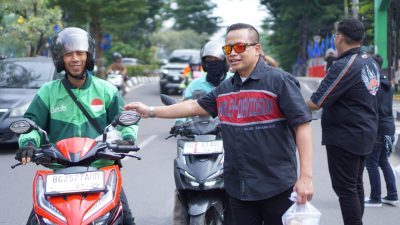 Bukan Sekadar Klub Motor, HDCI Palembang Rutin Berbagi Makanan untuk Warga   