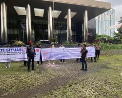 Aksi Damai di Gedung Merah Putih, LSM PST Tuntut KPK RI Periksa Dinas PUPR Kabupaten Muara Enim