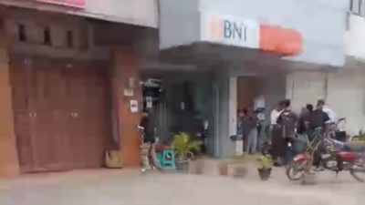 Oknum Guru SMAN 3 Sungai Keruh Diduga Pungut Uang PIP Rp 200 Ribu, Siswa: “Diambil di Halaman Bank”