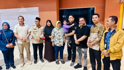 Penuh Haru, Pemkab Muba dan BP3MI Sumsel Fasilitasi Pemulangan Anak Pekerja Migran yang Terlantar di Malaysia, Langsung Diserahkan ke Ibu Kandung di Bandara SMB II