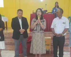 Wakil Bupati Humbahas Junita Rebeka Marbun Beribadah Bersama Jemaat G.J.A.I Sibuntuon Saitnihuta, Kecamatan Doloksanggul, Humbang Hasundutan