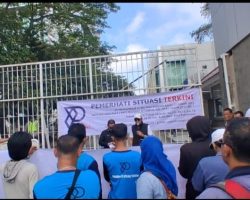 Dian HS Ketum PST Layangkan Laporan Dugaan Penyimpangan Anggaran Proyek Peningkatan Jalan Serut 1 Desa Pengabuan ke Kejati Sumsel